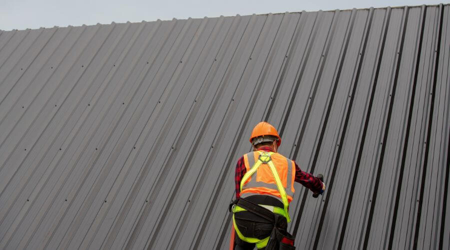 Professional gutter cleaning in Henderson, AR